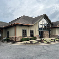 Commercial-Window-Cleaning-in-Columbus-NC 7