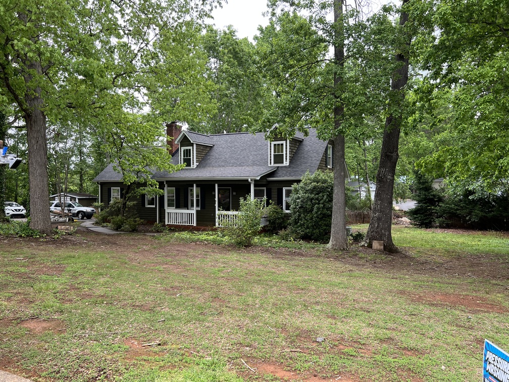 Exterior House Washing and Concrete Walkway Cleaning in Boiling Springs, SC