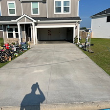 Exterior-House-Washing-Concrete-Cleaning-in-Simpsonville-SC 12