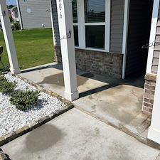 Exterior-House-Washing-Concrete-Cleaning-in-Simpsonville-SC 1