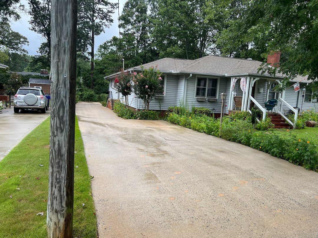 Professional Driveway Cleaning in Greenville, SC 