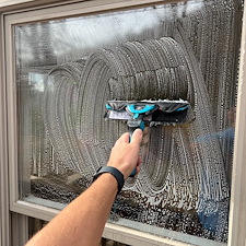 Professional-Window-Cleaning-in-Asheville-NC 1