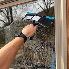 Professional-Window-Cleaning-in-Asheville-NC 0