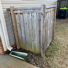 Wood-Fence-Cleaning-With-Expert-Softwashing-Techniques-in-Lyman-SC 0